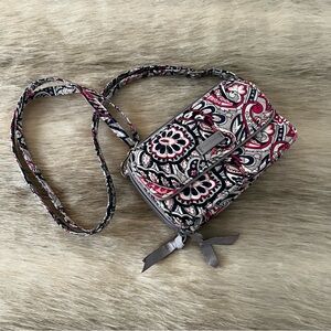 VERA BRADLEY Gramercy Paisley 2019 All in One Wristlet Gray Pink Floral Lippie